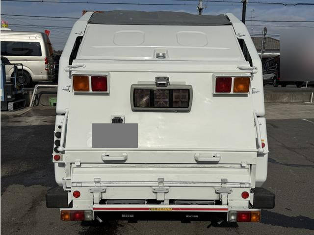 いすゞエルフパッカー車（塵芥車）小型（2t・3t）[写真09]