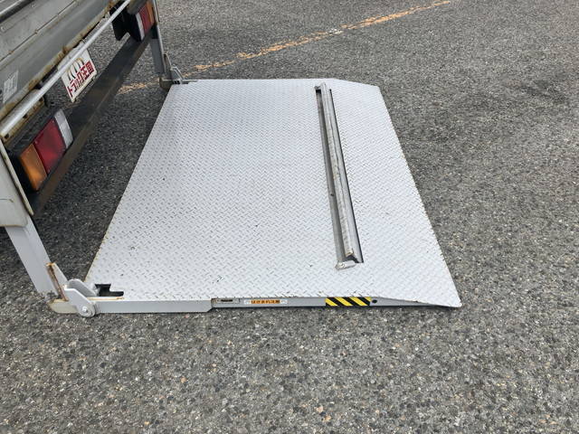 いすゞエルフアルミバン小型（2t・3t）[写真11]