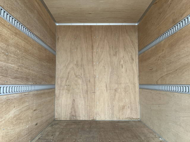 いすゞエルフアルミバン小型（2t・3t）[写真14]