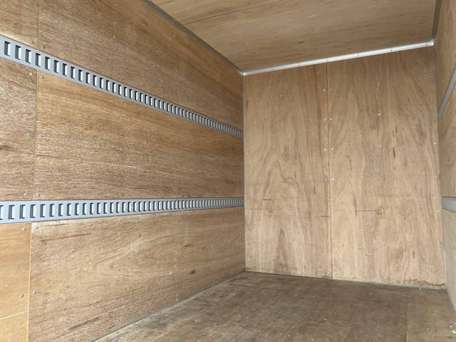 いすゞエルフアルミバン小型（2t・3t）[写真15]