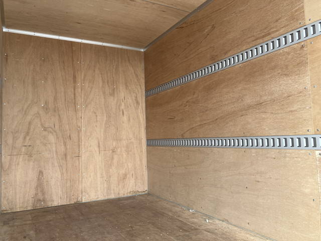 いすゞエルフアルミバン小型（2t・3t）[写真16]