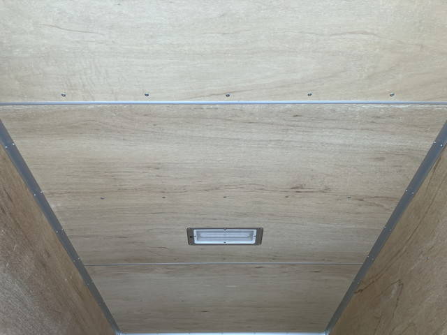 いすゞエルフアルミバン小型（2t・3t）[写真17]