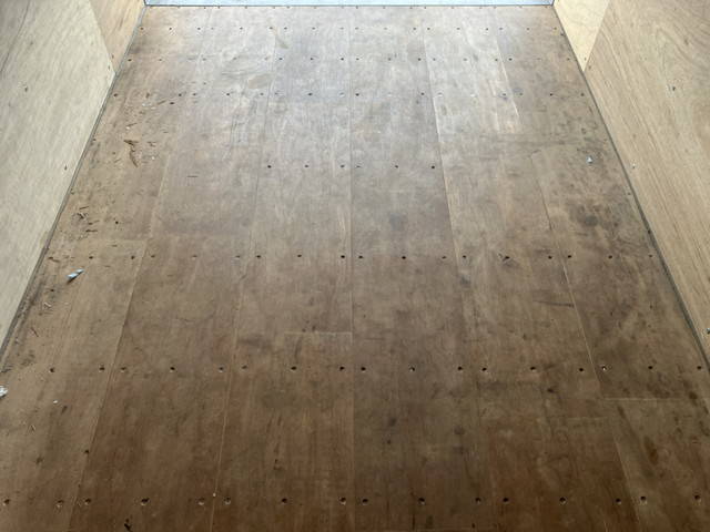 いすゞエルフアルミバン小型（2t・3t）[写真18]