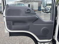 いすゞエルフアルミバン小型（2t・3t）[写真29]