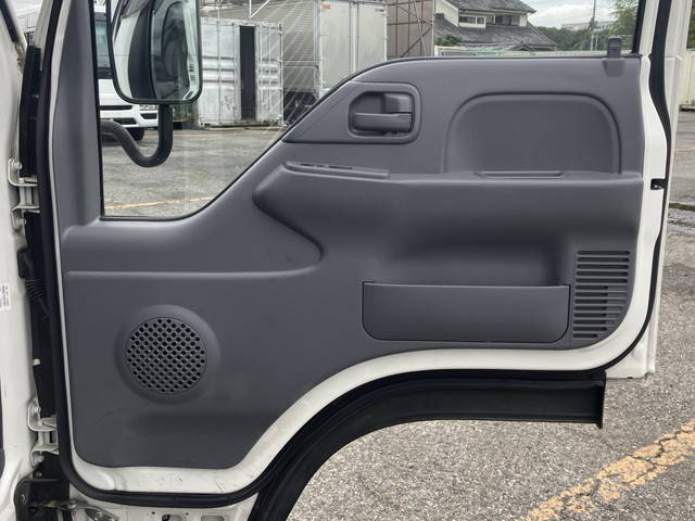 いすゞエルフアルミバン小型（2t・3t）[写真30]