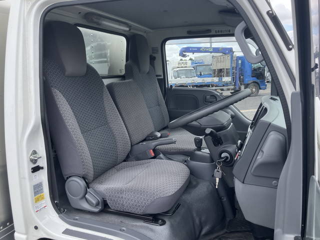 いすゞエルフアルミバン小型（2t・3t）[写真31]