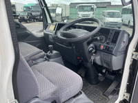 いすゞエルフアルミバン小型（2t・3t）[写真32]