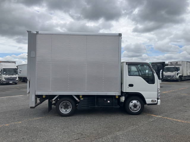 いすゞエルフアルミバン小型（2t・3t）[写真06]