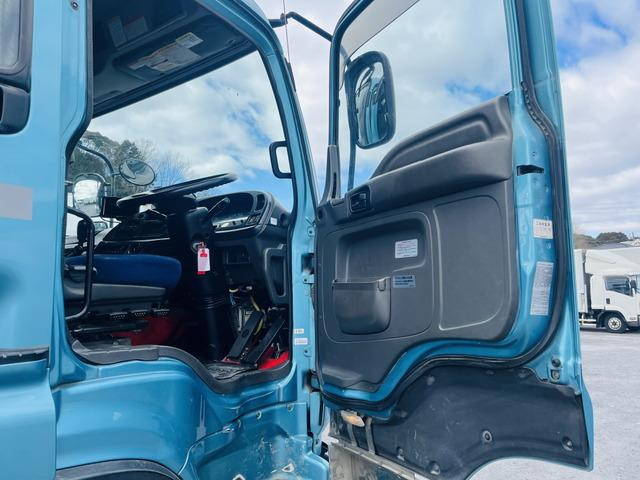 いすゞギガコンテナ専用車大型（10t）[写真20]