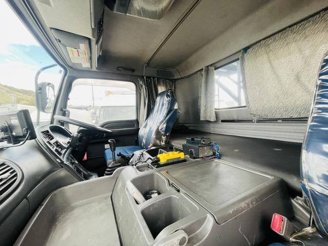 いすゞギガコンテナ専用車大型（10t）[写真35]