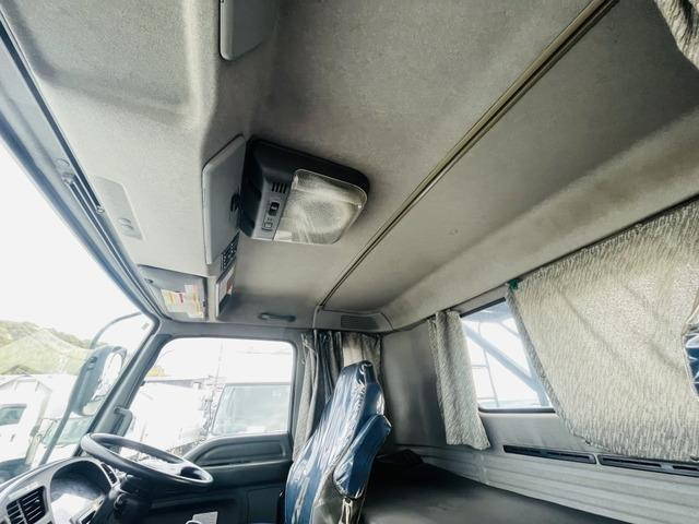 いすゞギガコンテナ専用車大型（10t）[写真36]