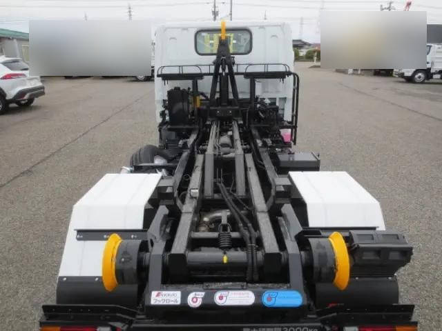 三菱ふそうキャンターコンテナ専用車小型（2t・3t）[写真13]