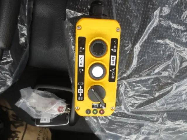 三菱ふそうキャンターコンテナ専用車小型（2t・3t）[写真15]