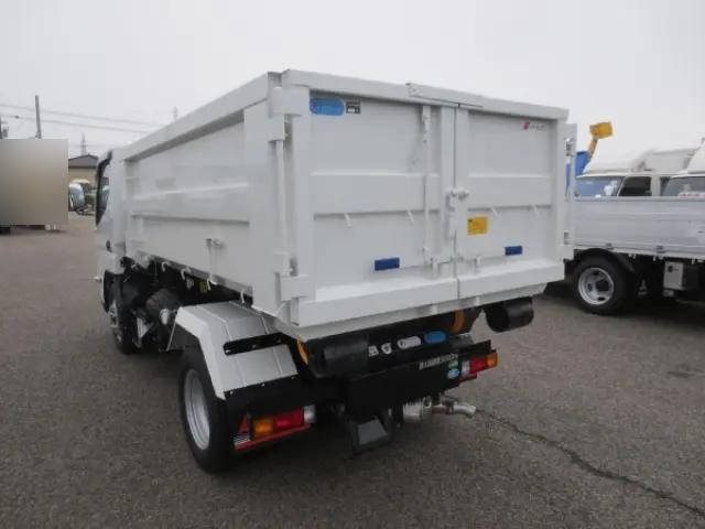 三菱ふそうキャンターコンテナ専用車小型（2t・3t）[写真02]