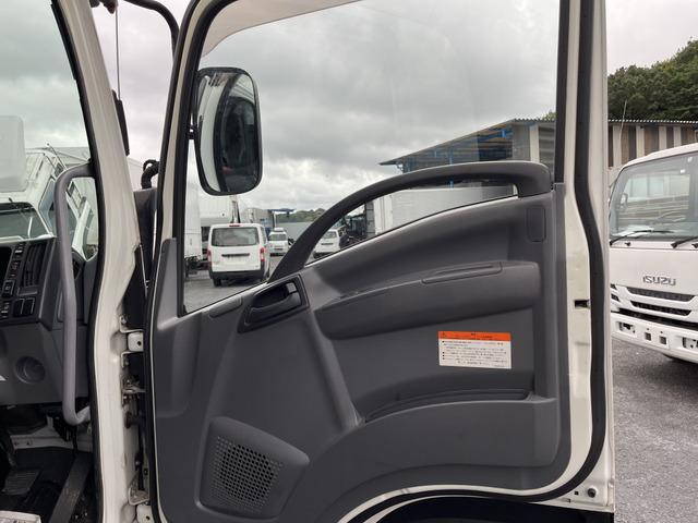 いすゞフォワードアルミウイング中型（4t）[写真13]