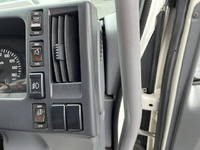 いすゞフォワードアルミウイング中型（4t）[写真19]