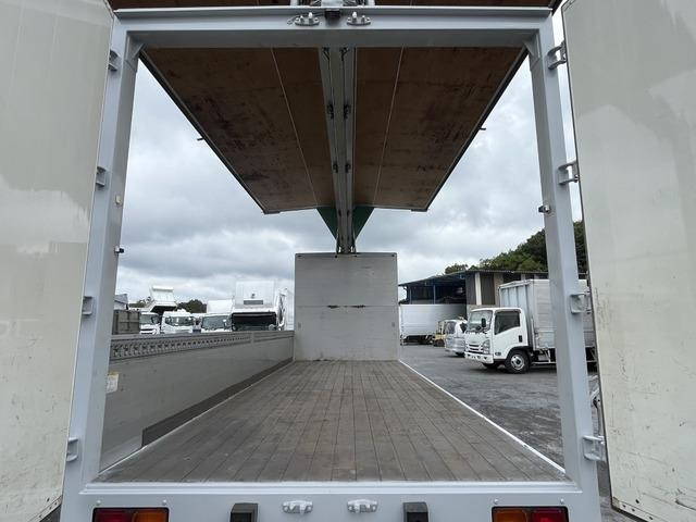 いすゞフォワードアルミウイング中型（4t）[写真07]