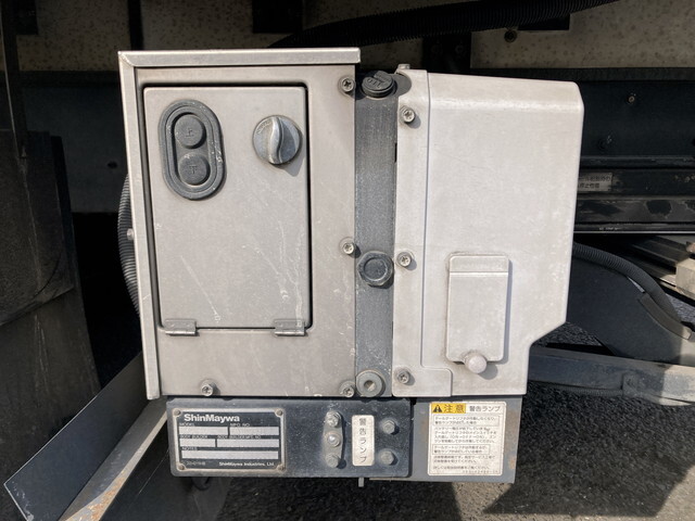 日野レンジャー冷凍車（冷蔵車）中型（4t）[写真19]