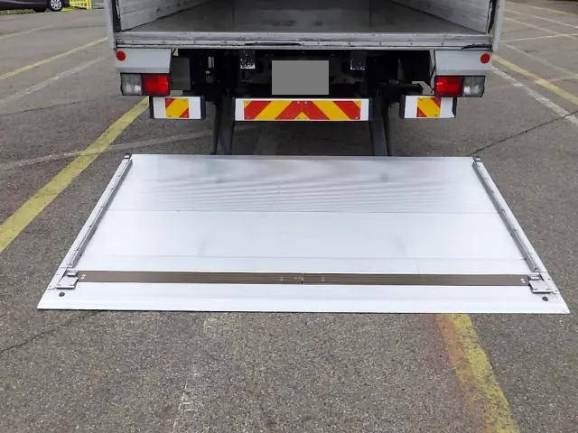 日野レンジャーアルミバン中型（4t）[写真07]