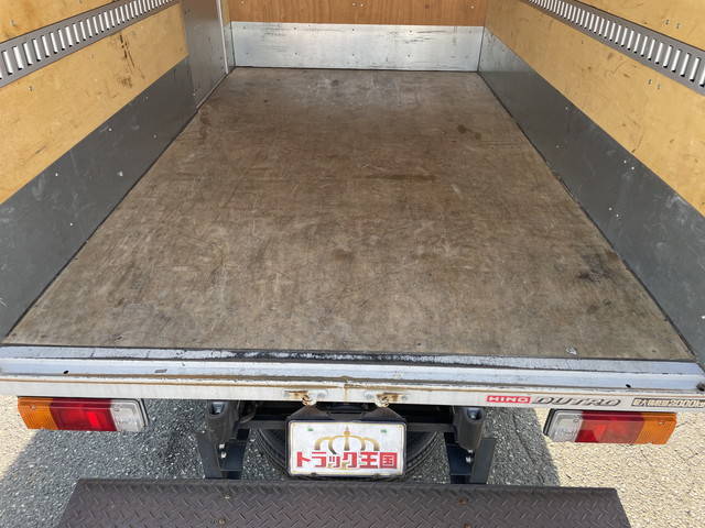 日野デュトロアルミバン小型（2t・3t）[写真17]