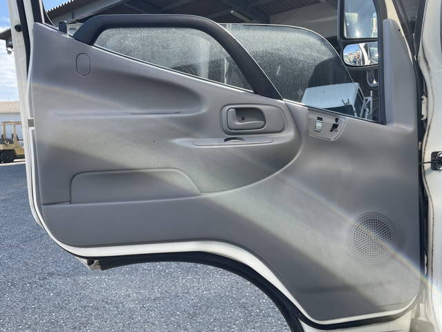 日野デュトロアルミバン小型（2t・3t）[写真25]