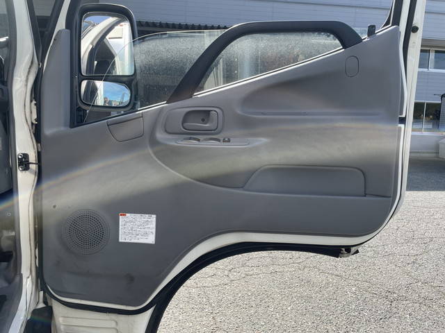 日野デュトロアルミバン小型（2t・3t）[写真26]