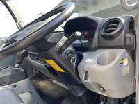 日野デュトロアルミバン小型（2t・3t）[写真31]