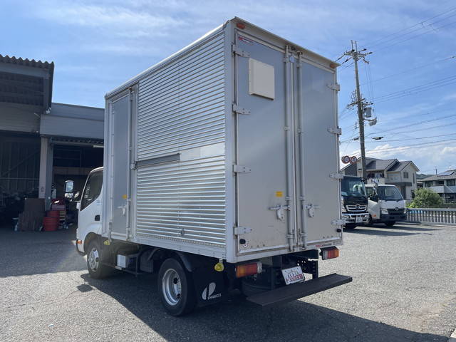 日野デュトロアルミバン小型（2t・3t）[写真04]
