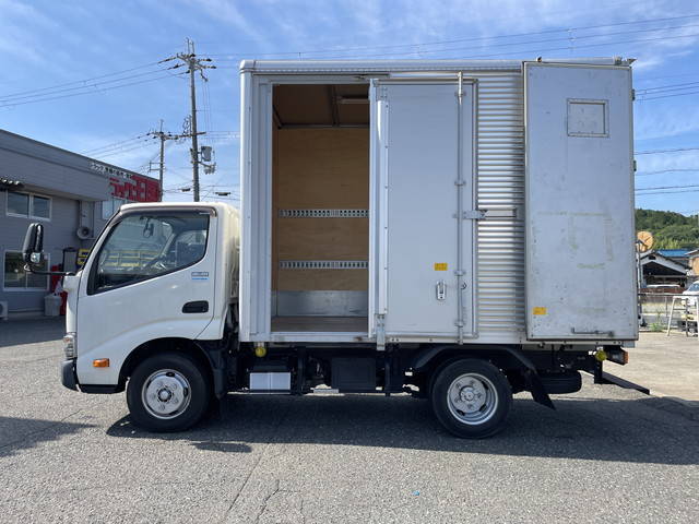 日野デュトロアルミバン小型（2t・3t）[写真06]
