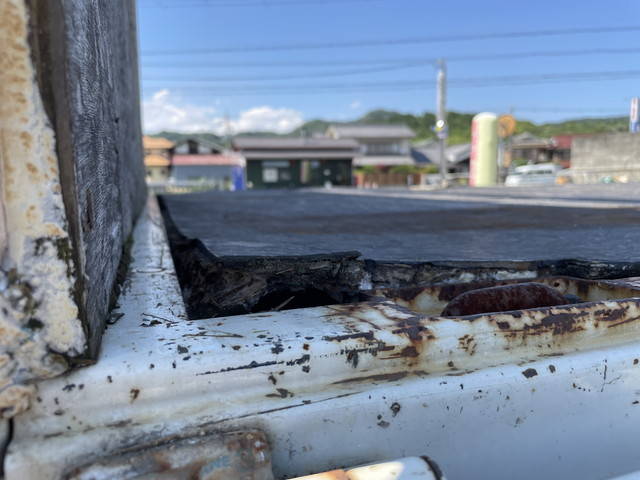 日野デュトロ平ボディ小型（2t・3t）[写真17]