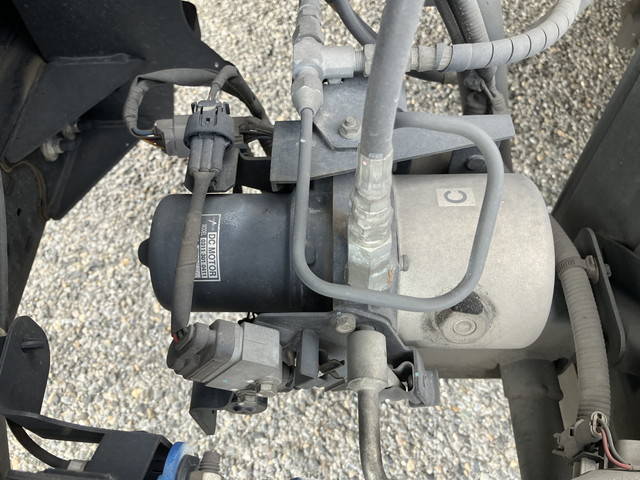 日野プロフィアトレーラーヘッド（トラクターヘッド）大型（10t）[写真22]