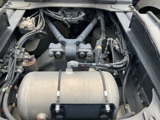 日野プロフィアトレーラーヘッド（トラクターヘッド）大型（10t）[写真23]