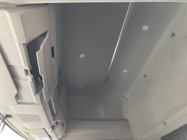 日野プロフィアトレーラーヘッド（トラクターヘッド）大型（10t）[写真32]