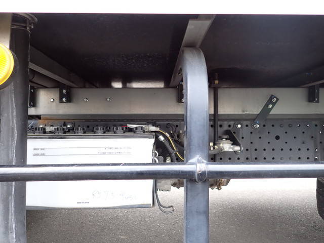 いすゞエルフ冷凍車（冷蔵車）小型（2t・3t）[写真10]