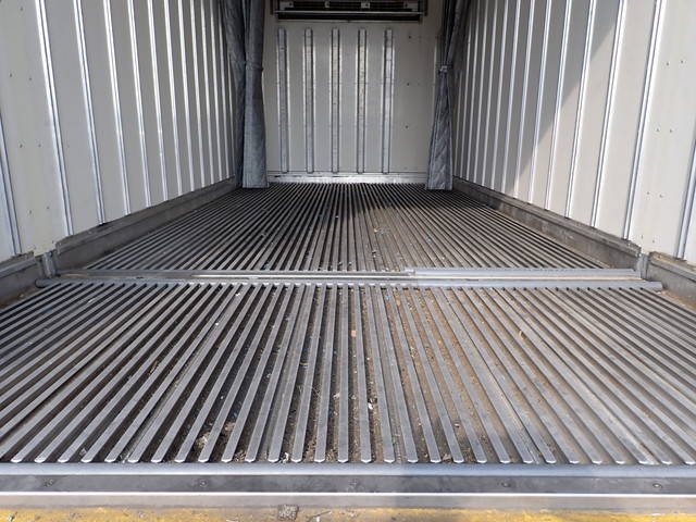 いすゞエルフ冷凍車（冷蔵車）小型（2t・3t）[写真13]