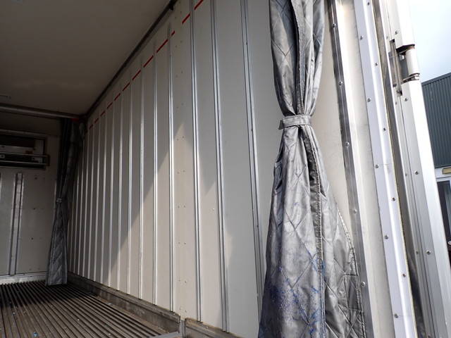 いすゞエルフ冷凍車（冷蔵車）小型（2t・3t）[写真15]