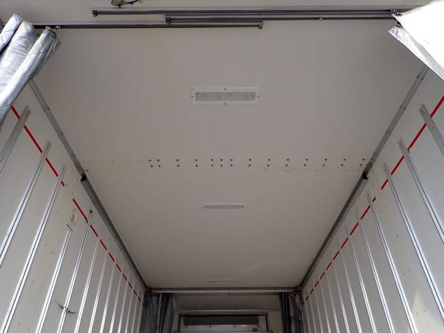 いすゞエルフ冷凍車（冷蔵車）小型（2t・3t）[写真16]