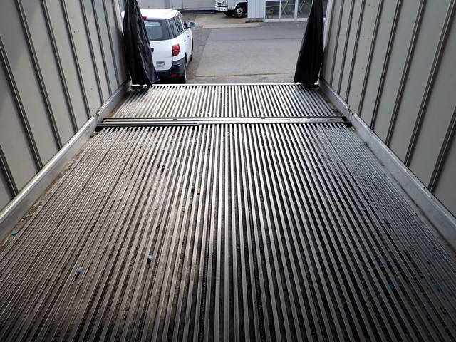 いすゞエルフ冷凍車（冷蔵車）小型（2t・3t）[写真22]