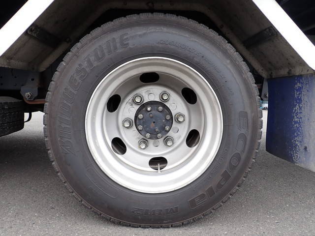 いすゞエルフ冷凍車（冷蔵車）小型（2t・3t）[写真25]