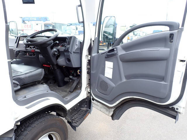 いすゞエルフ冷凍車（冷蔵車）小型（2t・3t）[写真29]