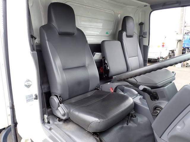 いすゞエルフ冷凍車（冷蔵車）小型（2t・3t）[写真31]