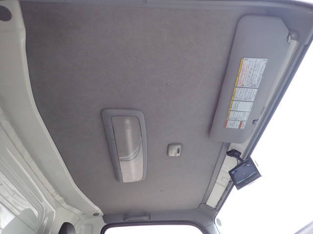 いすゞエルフ冷凍車（冷蔵車）小型（2t・3t）[写真33]