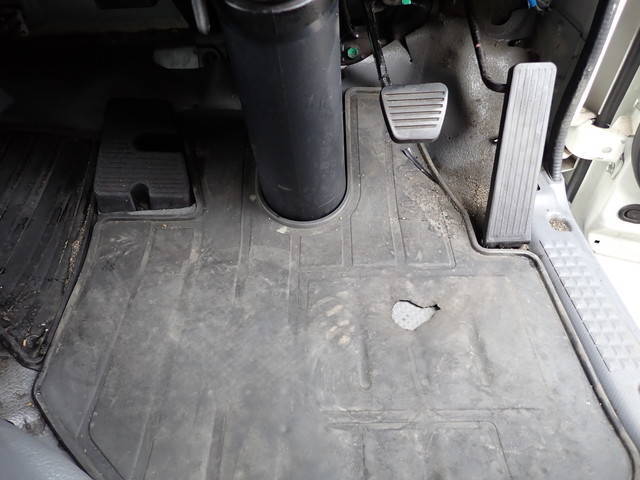 いすゞエルフ冷凍車（冷蔵車）小型（2t・3t）[写真34]