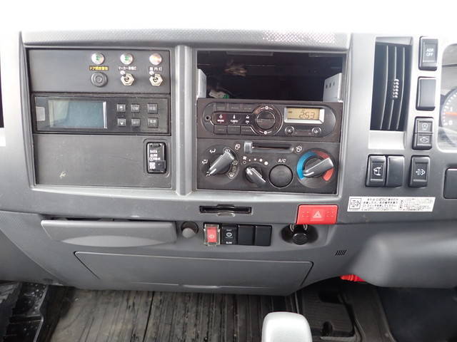 いすゞエルフ冷凍車（冷蔵車）小型（2t・3t）[写真35]