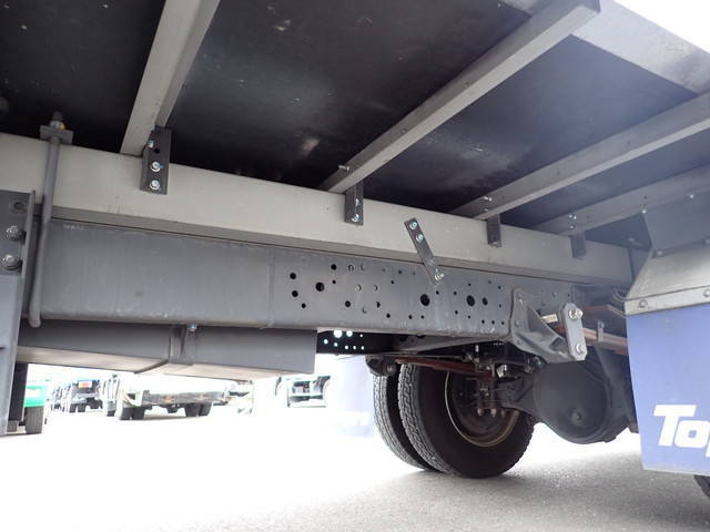 いすゞエルフ冷凍車（冷蔵車）小型（2t・3t）[写真09]