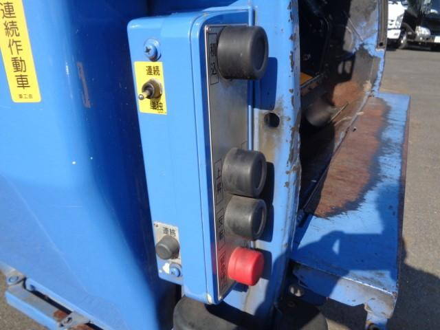 日野デュトロパッカー車（塵芥車）小型（2t・3t）[写真16]