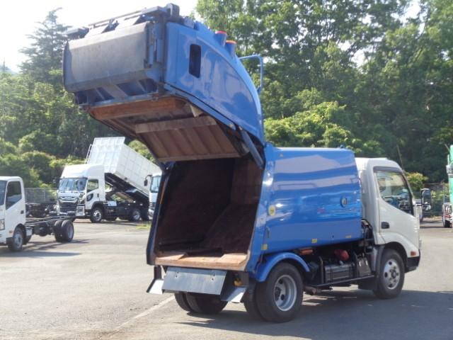 日野デュトロパッカー車（塵芥車）小型（2t・3t）[写真08]