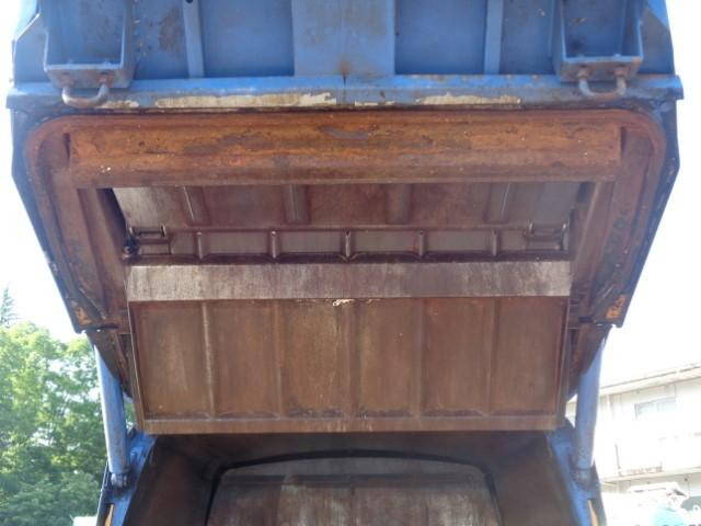 日野デュトロパッカー車（塵芥車）小型（2t・3t）[写真09]