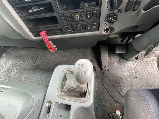 三菱ふそうファイターアルミウイング中型（4t）[写真38]