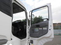 UDトラックスクオントレーラーヘッド（トラクターヘッド）大型（10t）[写真18]